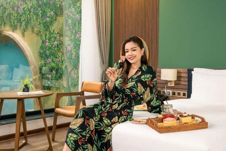 Studio Twin Room with Pool View